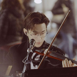 白丝美女被操出白色不明液体
